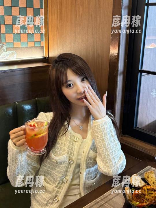 “17c吃瓜”这一波操作绝了，点开链接灌溉我干涸的八卦魂！