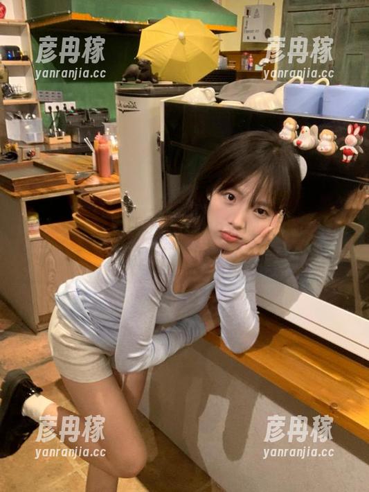 51cg 苹果版51cgfun:晚上跟我一起“吃瓜”,顺便聊聊人生的酸甜苦辣吧!