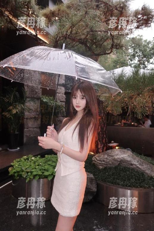 51吃瓜中心 51吃瓜中心网站:今天的瓜好甜好脆,心情瞬间UPUPUP!