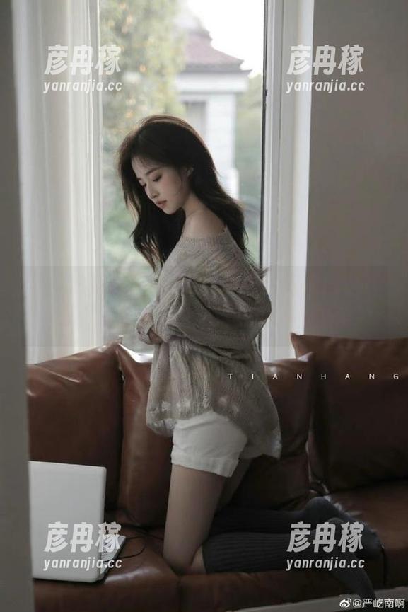 来吧！快关注51吃瓜网更新黑料，听听今天又是谁成为了“主菜”