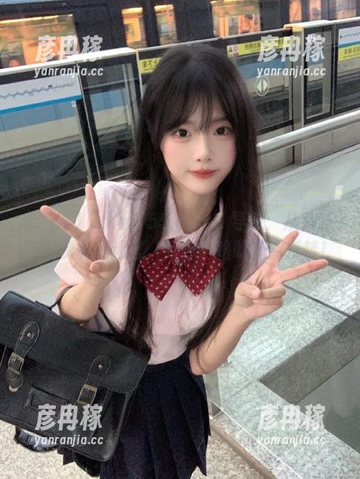 “hlw155.ccm”导航：从八卦花园到真相迷宫，陪你一路吃瓜到反转！