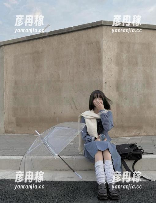 在“zzzttt48”上，我的八卦探险之旅：永不迷路，意外总是紧随其后！