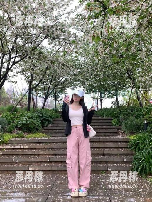 难道一起吃瓜不是直接观看？还得自己下载！