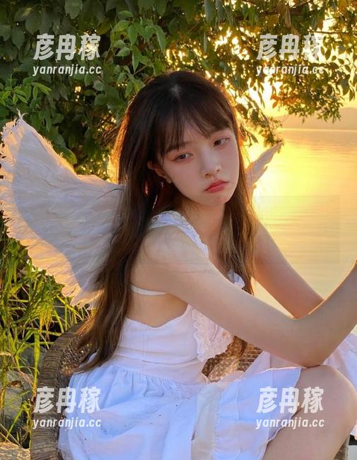 今天的五一吃瓜链接里，娜娜的瓜一不小心吃成了甜蜜！