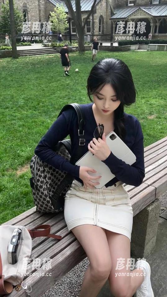 娜娜，今天的网页上有啥新瓜？五一吃瓜，让我瞧瞧！