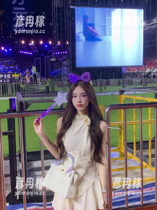 五一黑料社区苹果版：五一特别版，吃瓜界的‘五一假期’套餐！