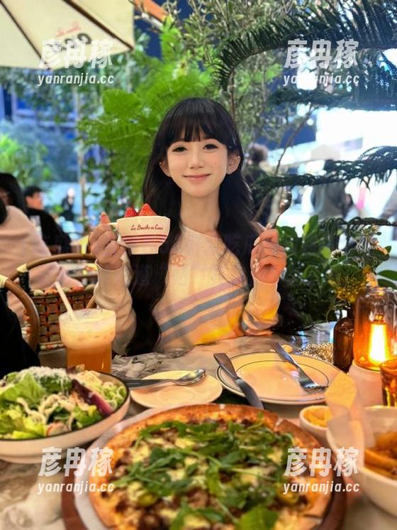 吃瓜网 当你在51群众吃瓜网找到这个地址时,才知道“站”其实是个谐音啦!