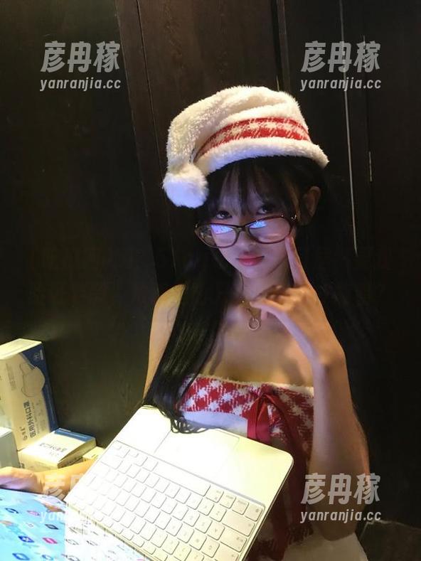 吃瓜网 啊?51cg吃瓜网入口居然要我验证年龄,难道里面只有成年人才能看?