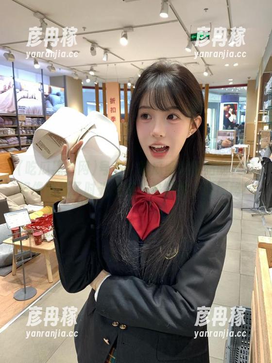 吃瓜黑料网 号外!吃瓜黑料网站的入口好像变成了时光隧道,快跟我一起探秘!