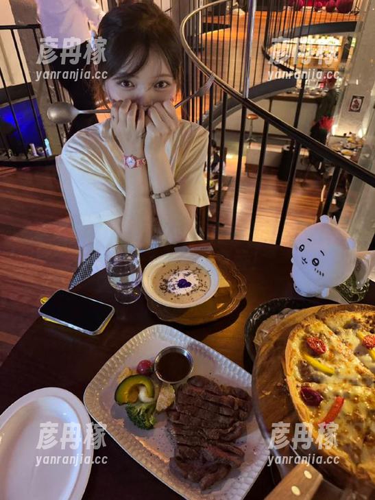 吾爱吃瓜网页：今天又有人被瓜砸了，这瓜真香！