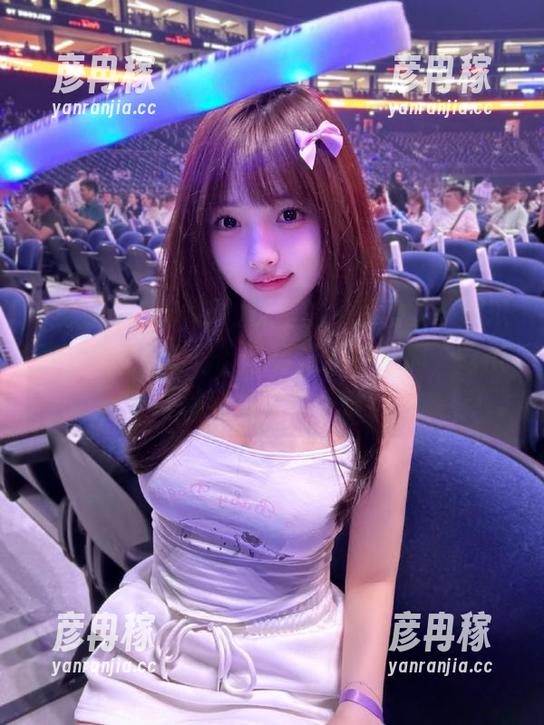 我爱五一吃瓜网 说真的,我爱五一吃瓜网iOS版的设计,有点让我分心啊,吃瓜的时候也想闲聊