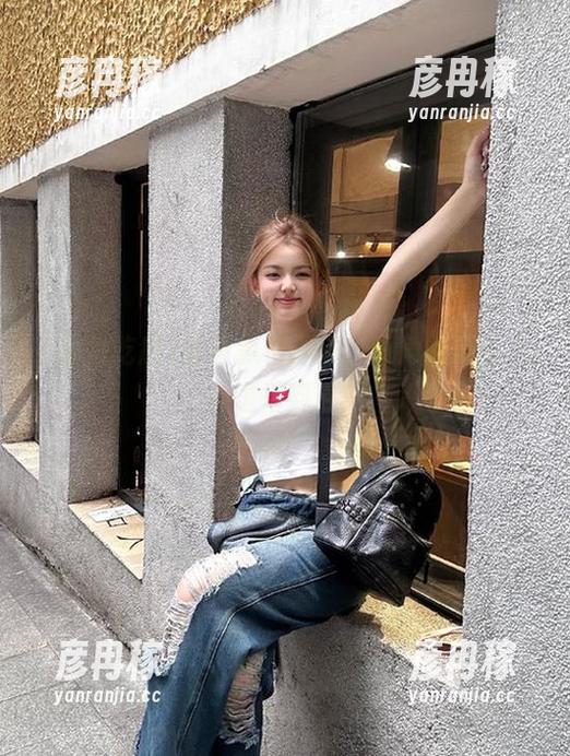 海角吃瓜 首页黑料揭秘,海角吃瓜把八卦进行到底!