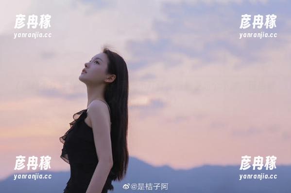 日常吃瓜：黑料不打烊，视频更新个不停，链接整个娱乐圈的八卦！