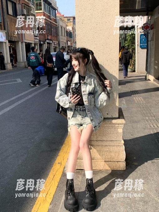 别藏着掖着，快上黑料社app一起爆料吧！人生苦短，八卦长存